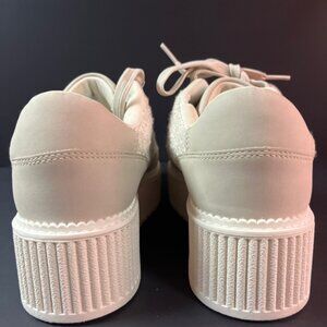 Women’s size 8 dv Dolce Vita fashion sneakers